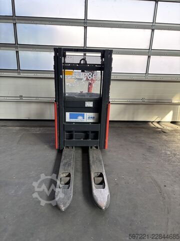 Pallet Stackers Fenwick L 12