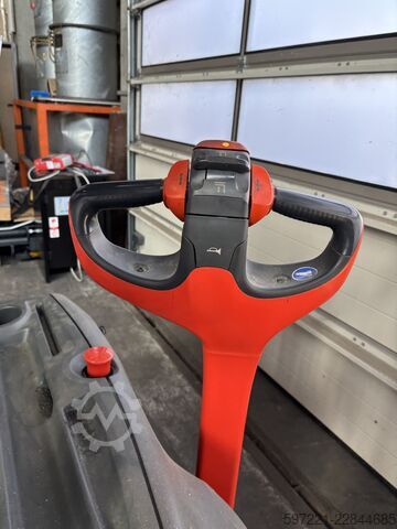 Pallet Stackers Fenwick L 12