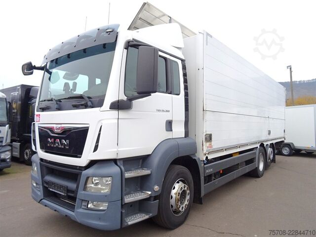 Box truck MAN 26.360 TGS*Schwenkwand*20 Pal*Lift/Lenk*2 to LBW