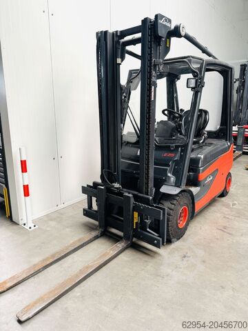Elektro 4 Rad-Stapler Linde E 25 L-01 Batterie Bj.16
