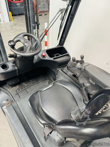 Elektro 4 Rad-Stapler Linde E 25 L-01 Batterie Bj.16