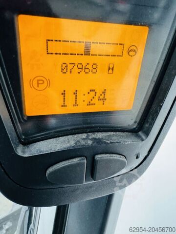 Elektro 4 Rad-Stapler Linde E 25 L-01 Batterie Bj.16