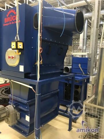 Rollverdichter mit Brück Absaugung Welger Ballenpresse RC 660