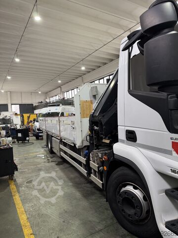 Autokran iveco 160e25