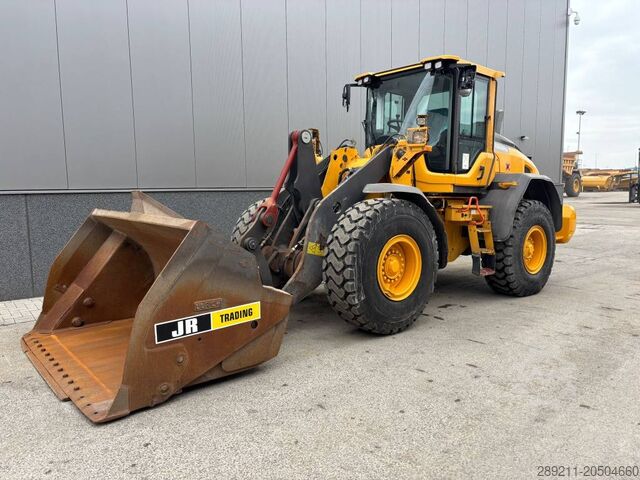 Wheel loader Volvo L 90 H (High tip + New tires)