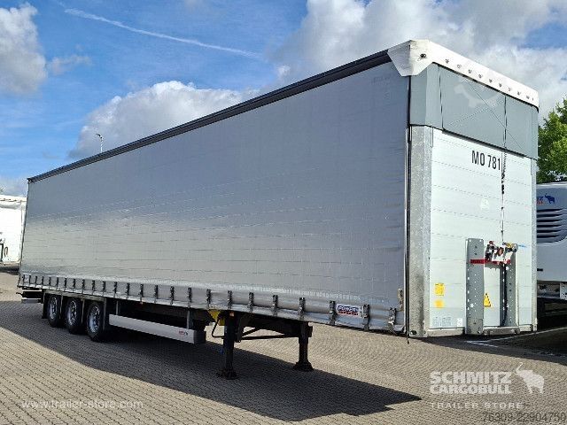Auflieger mit Pritsche & Plane Schmitz Cargobull Curtainsider Mega Getränke