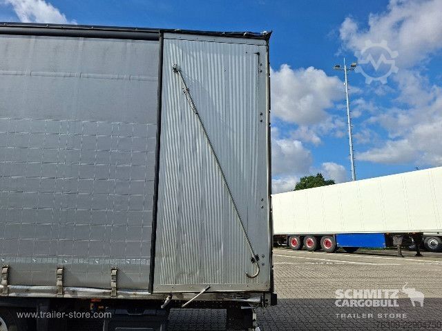 Auflieger mit Pritsche & Plane Schmitz Cargobull Curtainsider Mega Getränke