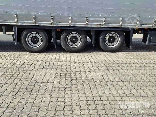 Auflieger mit Pritsche & Plane Schmitz Cargobull Curtainsider Mega Getränke