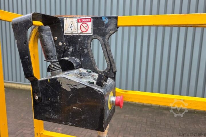 Scissor lift Haulotte Compact 8 As-Is, Electric, 8m Working Height, 350k