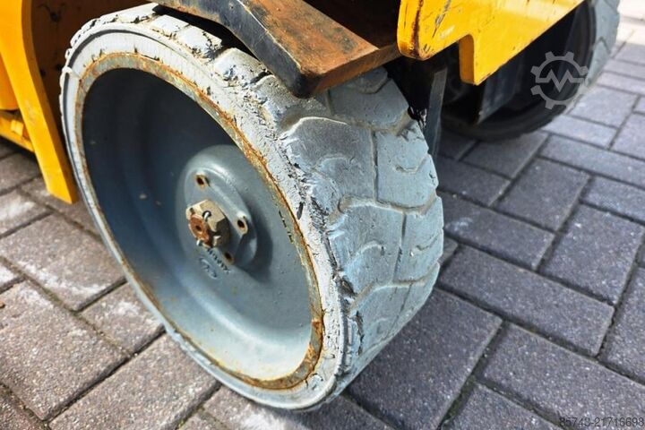 Scissor lift Haulotte Compact 8 Electric, 8.2m Working Height, 350kg Cap