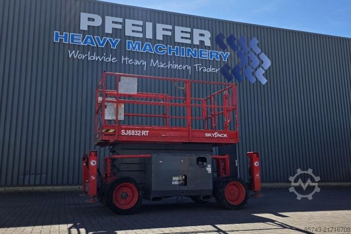 Scissor lift SkyJack SJ6832RT Diesel, 4x4 Drive, 11.6m Working Height,