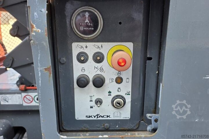 Scissor lift SkyJack SJ6832RT Diesel, 4x4 Drive, 11.6m Working Height,