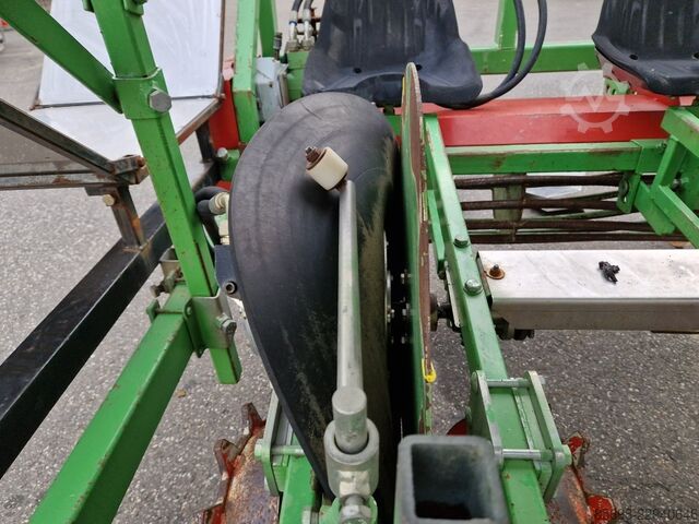 Basrijs BPS/FE150 planting machine with hydraulically driven discs, for 2 rows BASRIJS BPS-FE150
