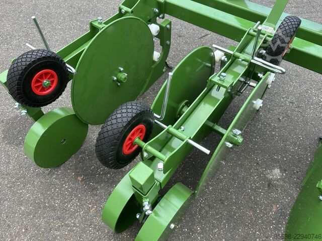 Plastic mulch laying machine 2 row new with fixed middle element  