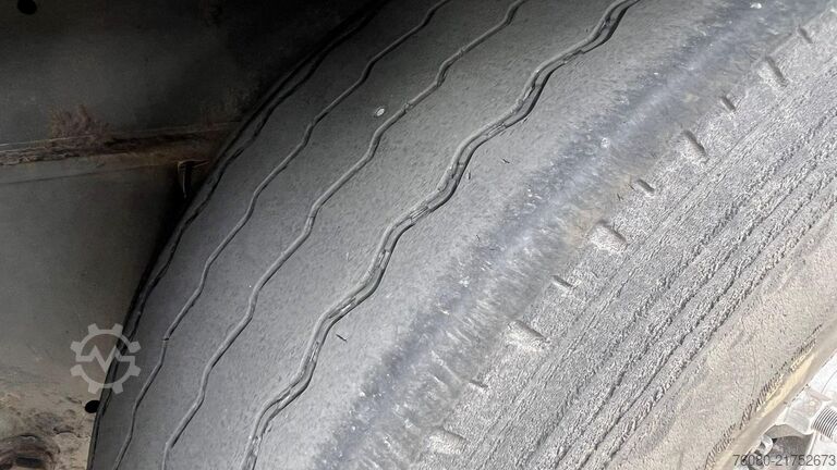 Curtain sided SCHMITZ SPR 27 (SAF AXLES / DISC BRAKES / FREINS DISQUE)