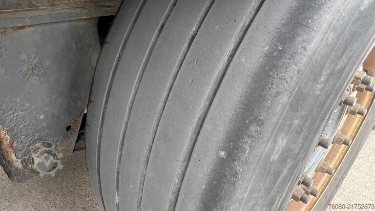 Curtain sided SCHMITZ SPR 27 (SAF AXLES / DISC BRAKES / FREINS DISQUE)
