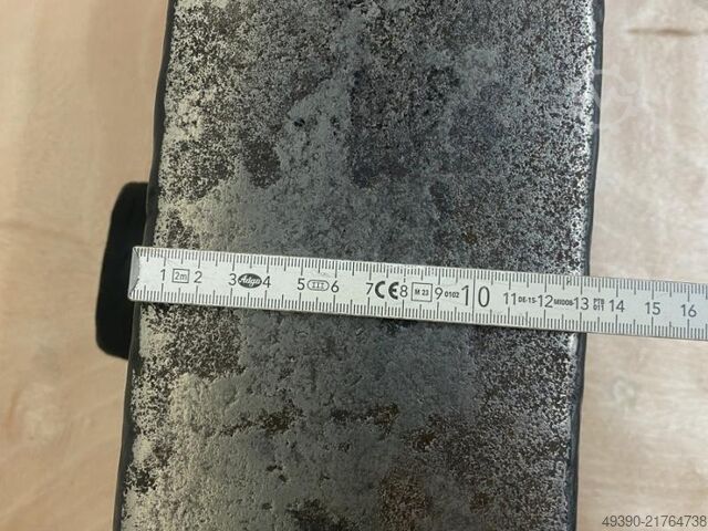 Amboss mit Rundhorn und Rechteckhorn, ; Amboss Nordddeutsche Form, Spitzhorn  160