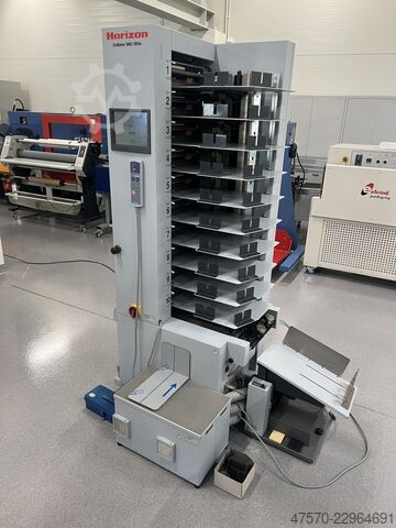 Zusammentragmaschine mit Rüttelstation Horizon VAC-100a + PJ-77R Collator with jogger