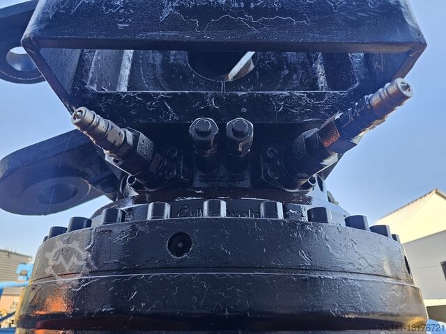 Material handler JB clamshell 5500 liter fuchs liebherr sennebogen mantsinnen