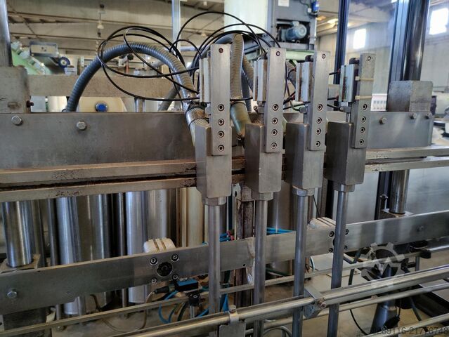 Bottle and jerrycan packaging line J. ESQUERDA LL-H/10.000/BS