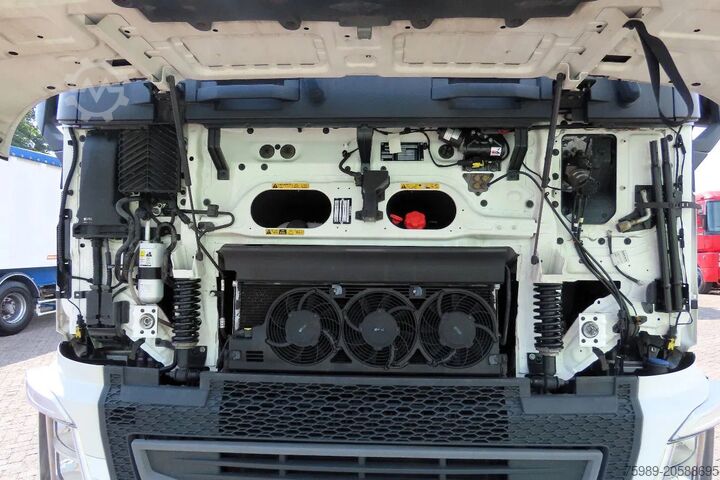 Standard-SZM Volvo FH 460 NL truck, LNG, FRIGO