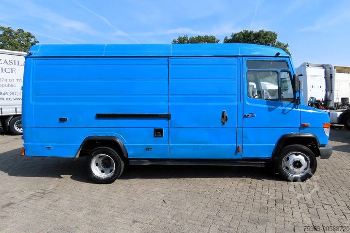 Box van Mercedes-Benz Vario 812D