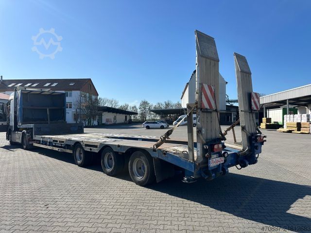 Tieflader-Sattelauflieger ES-GE Radmulden / Rampen