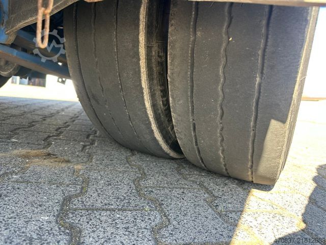 Tieflader-Sattelauflieger ES-GE Radmulden / Rampen