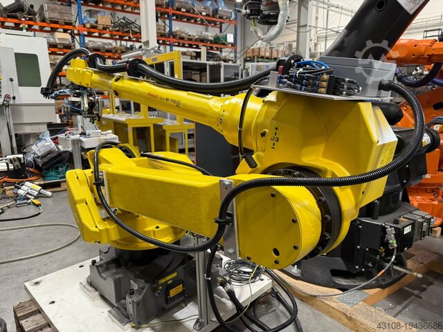 Industrial robot FANUC M-710iC/20L