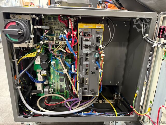 Industrial robot FANUC M-710iC/20L