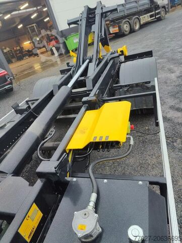 Hook arm system MAN TGL 12.250 with NEW Containersystem / Hooklift ...