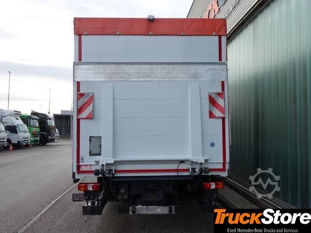 Flatbed truck with tarp Atego 1530 L