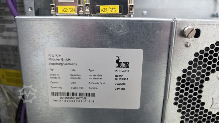 Industrial robot KUKA KR 210 L180-2 2000 + KRC2 ed05