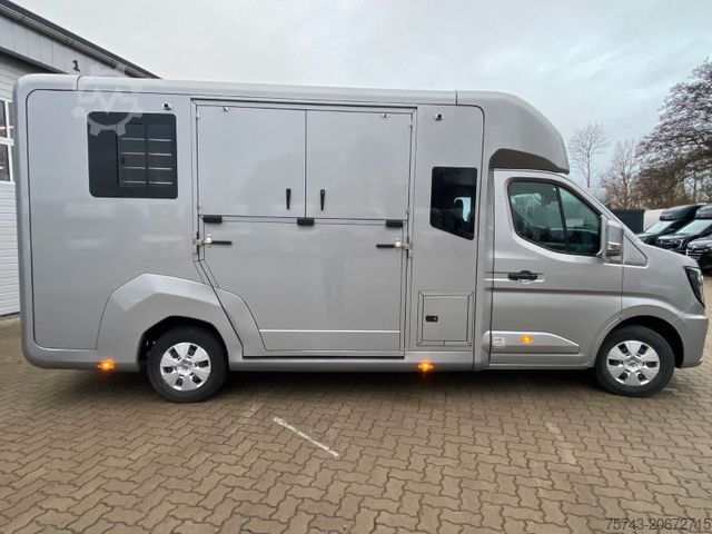 Livestock transporter RENAULT Master STX 5 Sitzer Haras ex. Lang Automatik