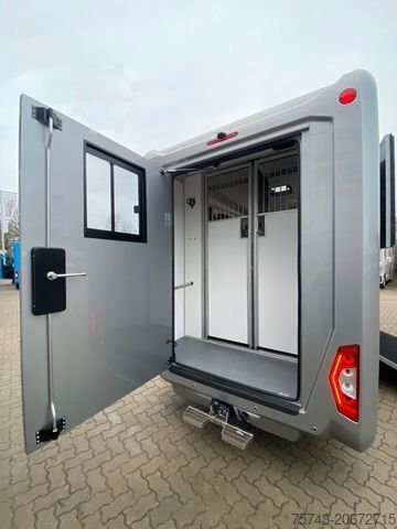 Livestock transporter RENAULT Master STX 5 Sitzer Haras ex. Lang Automatik