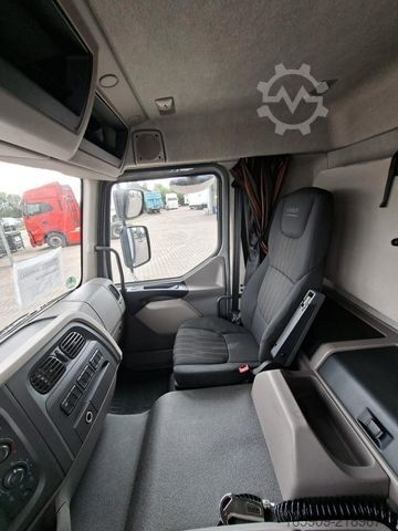 Box van DAF LF 210 PS , Schlafkabine, Möbeltransporter
