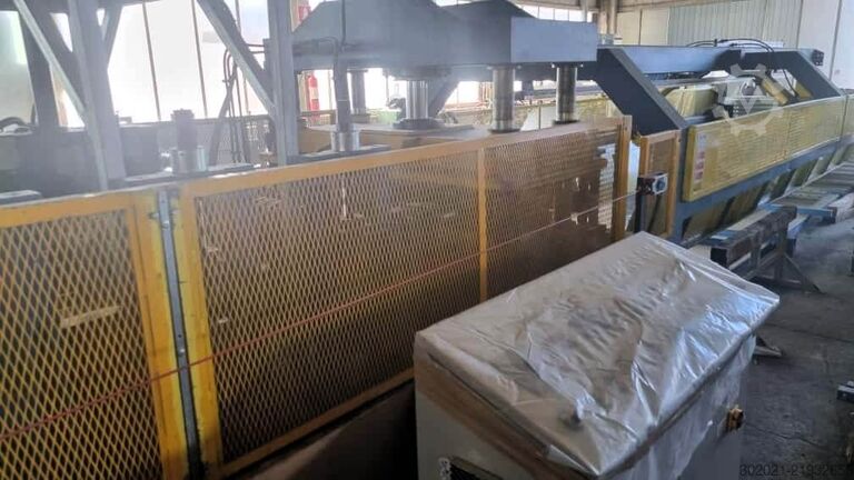 CORRUGATED SHEET METAL ROLL FORM. MACHIN SGP 