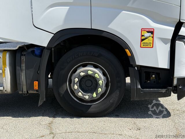 Standard tractor unit Iveco sway 510