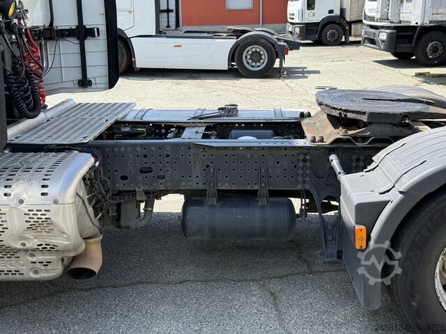 Standard tractor unit Iveco sway 510