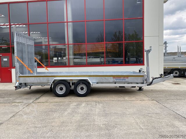 Low loader trailer Möslein TT 11-E6x2 hydr. Rampen Tieflader für Fräsen breiten hydraulischen Rampen, Neu