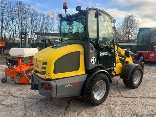 Radlader WACKER WL 38 / Kehrmaschine / Gabel / 2 x Schaufel