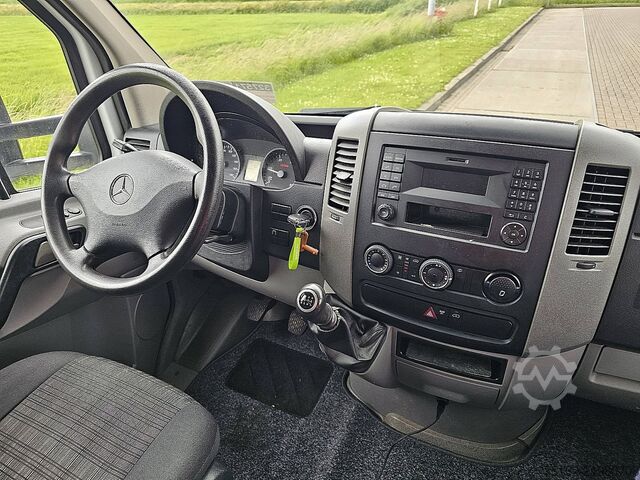 High-roof van MERCEDES-BENZ SPRINTER 513 ac laadklep EURO6