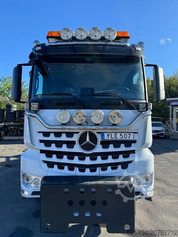 Innenlader Mercedes-Benz Arocs 3251 8x4*4, JOAB Hook-lift + Plow-equippe...