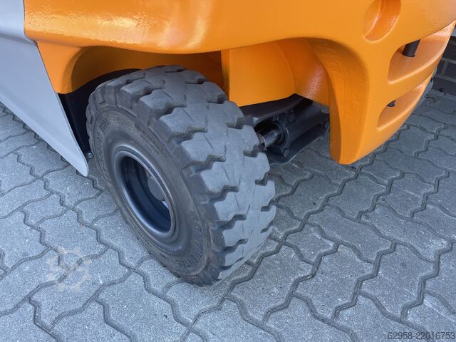 Electric 4-wheel forklift STILL RX60-45 | Batterie mit 89% | Triplex 5.980mm