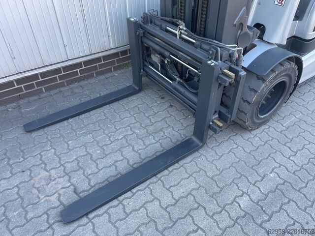 Electric 4-wheel forklift STILL RX60-45 | Batterie mit 89% | Triplex 5.980mm