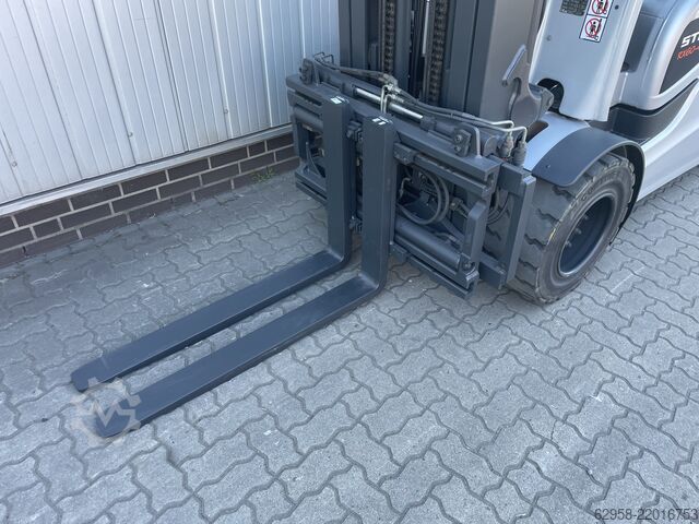 Electric 4-wheel forklift STILL RX60-45 | Batterie mit 89% | Triplex 5.980mm