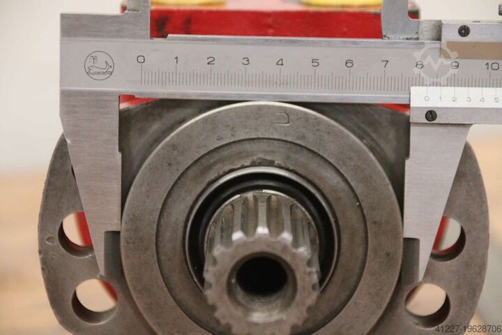 Hydraulic motor TRW MAE 140  740