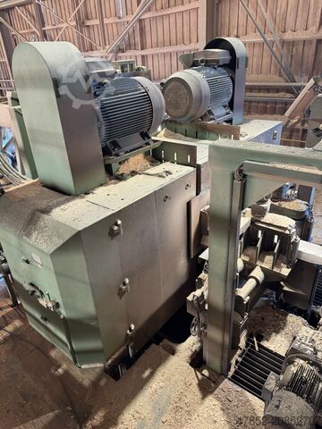 Komplettes Sägewerk (stationär) EWD 7-stielige Doppelwellenkreissäge DWK 700 T-6 340