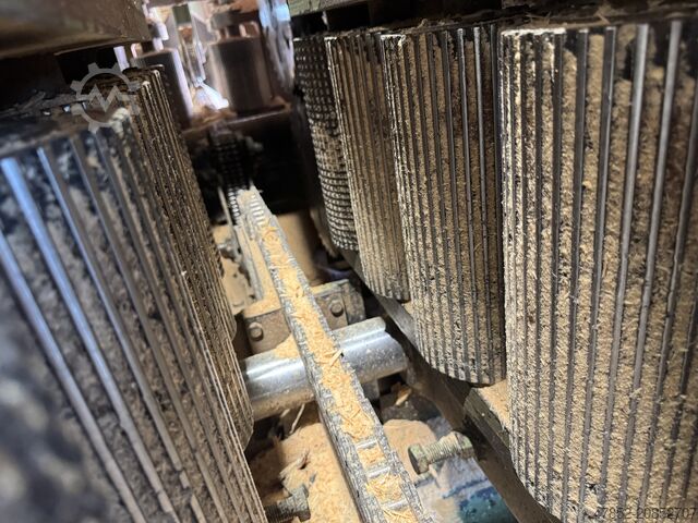 Komplettes Sägewerk (stationär) EWD 7-stielige Doppelwellenkreissäge DWK 700 T-6 340