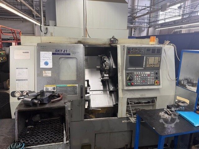 CNC turning and milling center Hyundai WIA SKJ21